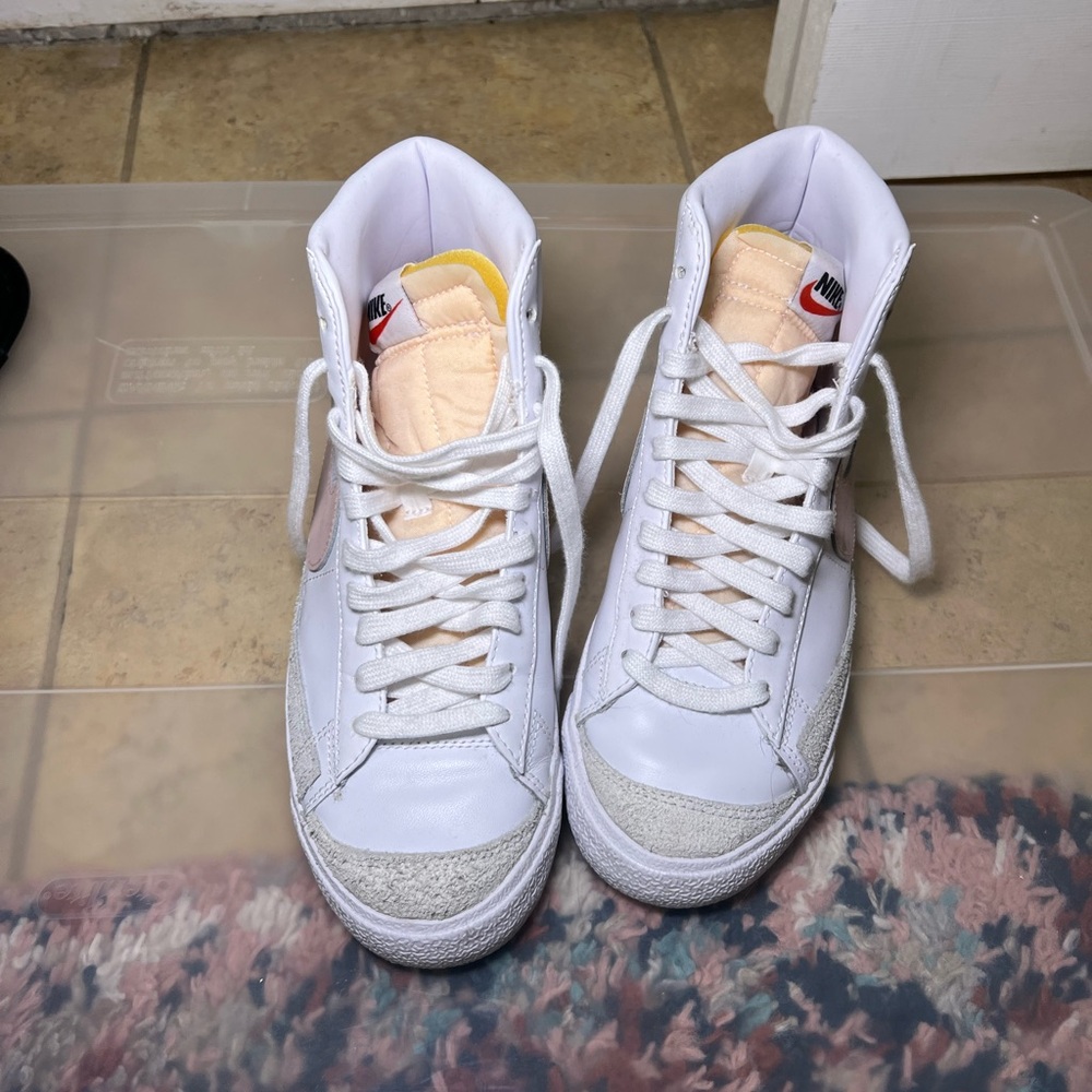 Nike BLAZER Mid ‘77 - Picture 2 of 3